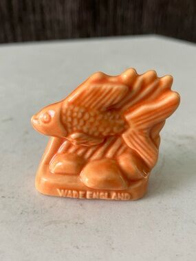 Vintage Wade Whimsies Red Rose Tea Ceramic Orange Fish Figurine 1.25” Tall